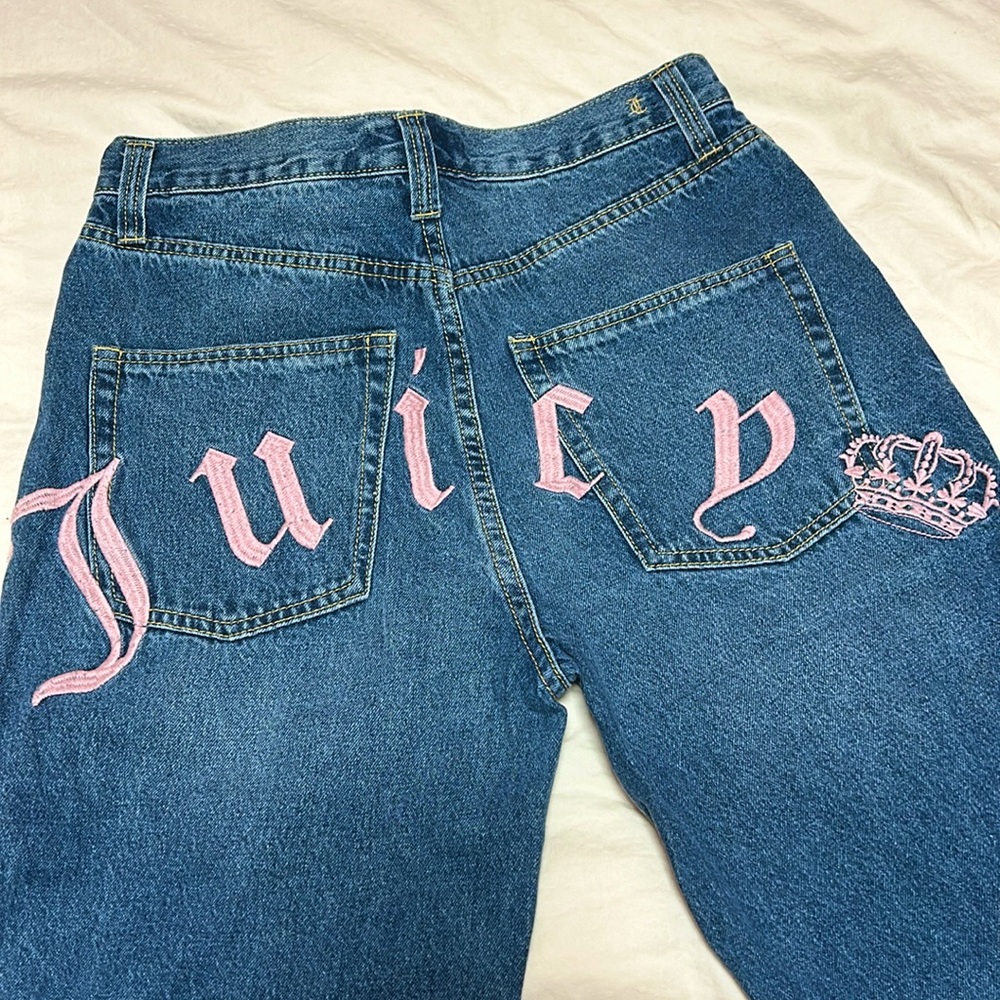 Juicy Couture Embroidered Jeans 💖